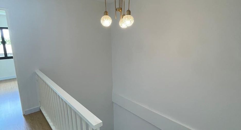 For sale 4 bedrooms townhouse in Mueang Nonthaburi, Nonthaburi