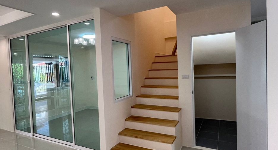 Casa en venta de 4 habitaciones en Bang Yai, Nonthaburi