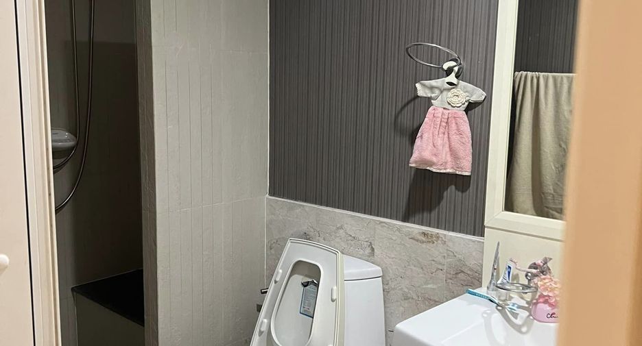 Casa en venta de 4 habitaciones en Bang Kruai, Nonthaburi