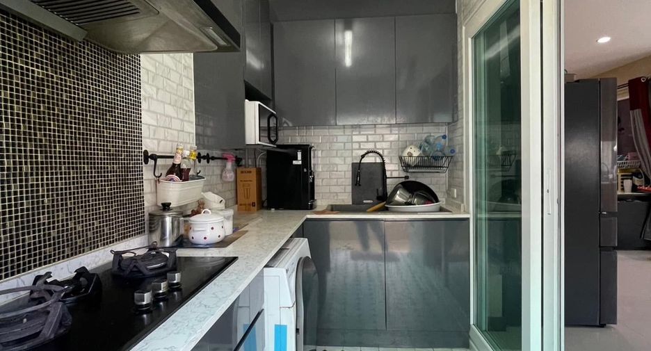 Casa en venta de 4 habitaciones en Bang Kruai, Nonthaburi