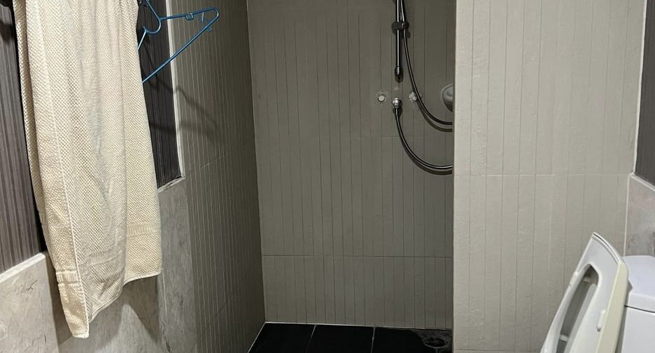 Casa en venta de 4 habitaciones en Bang Kruai, Nonthaburi