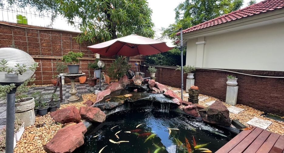 Casa en venta de 4 habitaciones en Bang Kruai, Nonthaburi