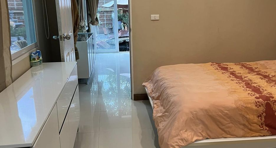 Casa en venta de 4 habitaciones en Bang Kruai, Nonthaburi