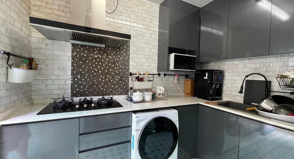 Casa en venta de 4 habitaciones en Bang Kruai, Nonthaburi