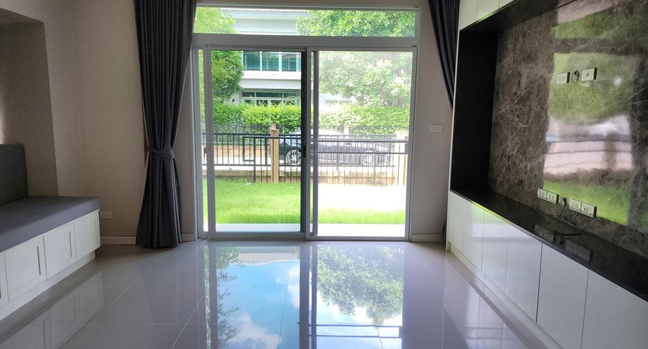 For sale 4 bedrooms house in Pak Kret, Nonthaburi