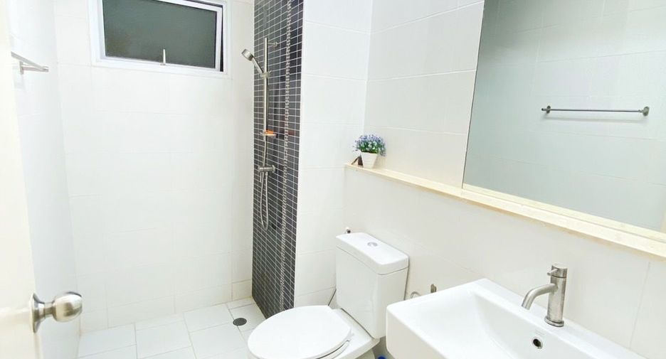 For sale 3 bedrooms townhouse in Mueang Nonthaburi, Nonthaburi