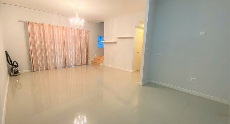 For sale 3 bedrooms townhouse in Mueang Nonthaburi, Nonthaburi