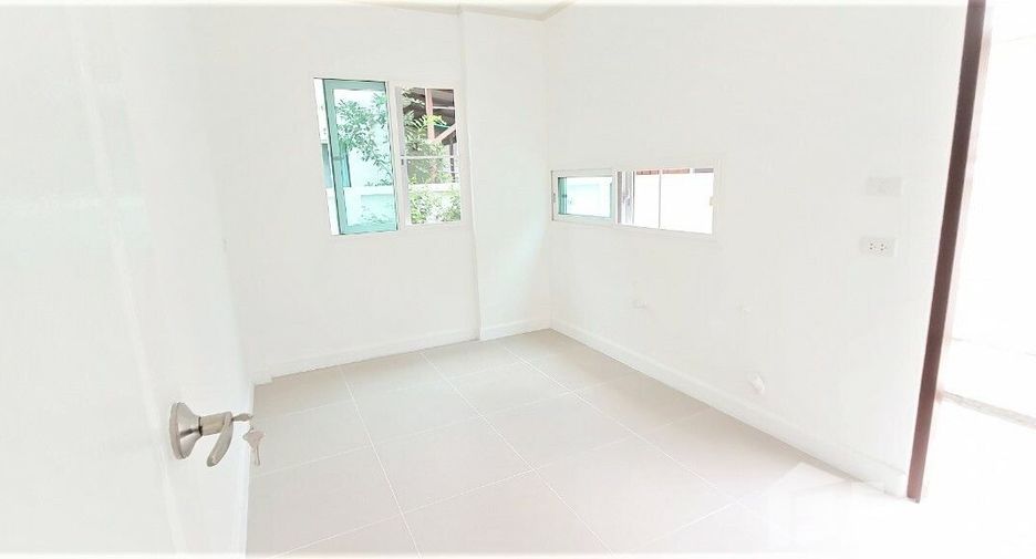 For sale 3 bedrooms house in Mueang Pathum Thani, Pathum Thani