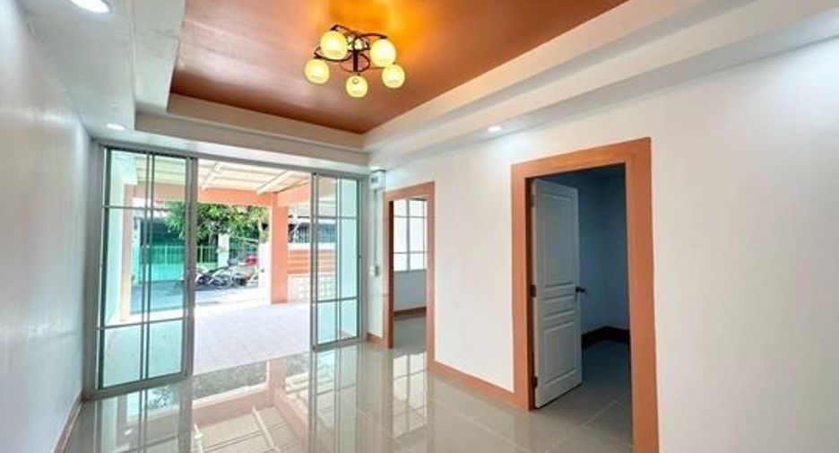Reihenhaus zum Kauf mit 2 Zimmer in Bang Bua Thong, Nonthaburi