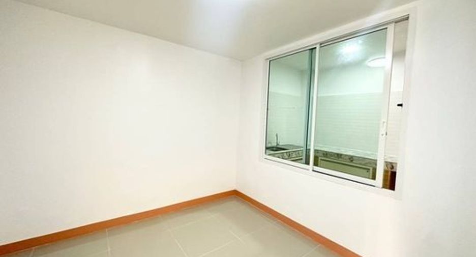 Reihenhaus zum Kauf mit 2 Zimmer in Bang Bua Thong, Nonthaburi