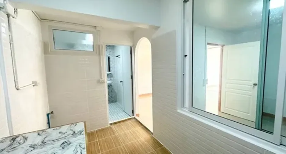 Reihenhaus zum Kauf mit 2 Zimmer in Bang Bua Thong, Nonthaburi
