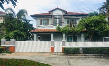 For rent 3 bedrooms house in Mueang Nonthaburi, Nonthaburi