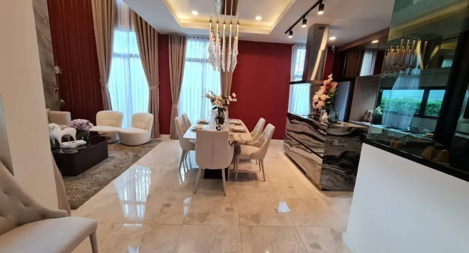 Casa en venta de 4 habitaciones en Mueang Nonthaburi, Nonthaburi
