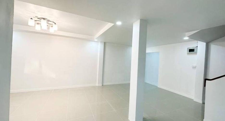 For sale 3 bedrooms townhouse in Bang Bua Thong, Nonthaburi