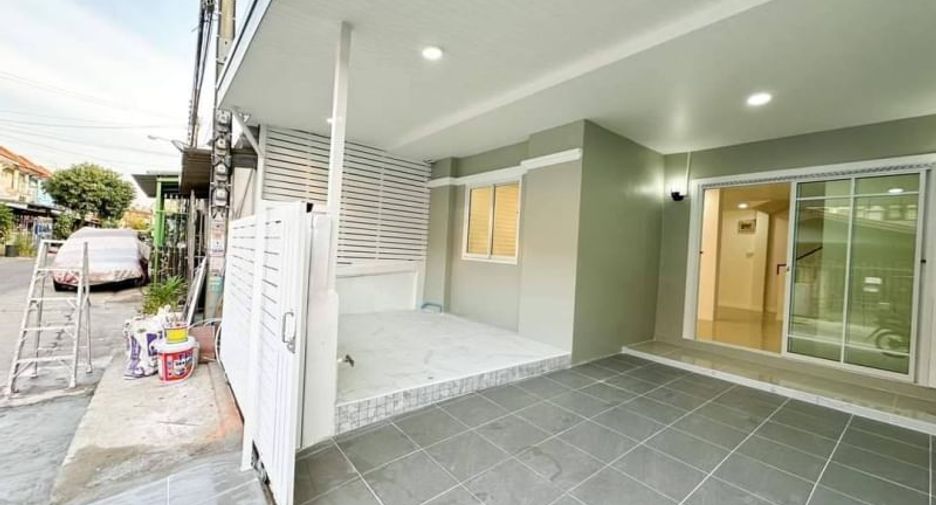 出售 3 卧室 联排别墅 在 Bang Bua Thong, Nonthaburi