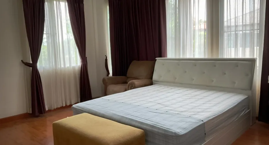 Haus zum Kauf mit 4 Zimmer in Pak Kret, Nonthaburi