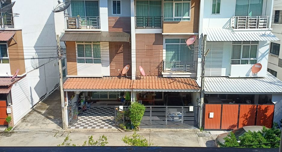 出售 3 卧室 联排别墅 在 Pak Kret, Nonthaburi