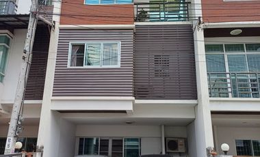 出售 3 卧室 联排别墅 在 Pak Kret, Nonthaburi