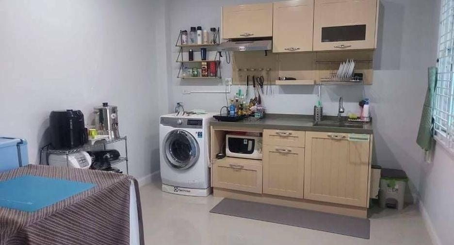For sale 4 bedrooms house in Si Maha Phot, Prachin Buri