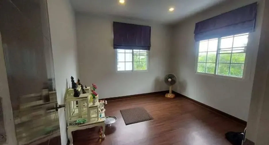 For sale 4 bedrooms house in Si Maha Phot, Prachin Buri