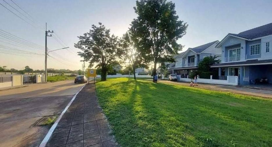For sale 4 bedrooms house in Si Maha Phot, Prachin Buri