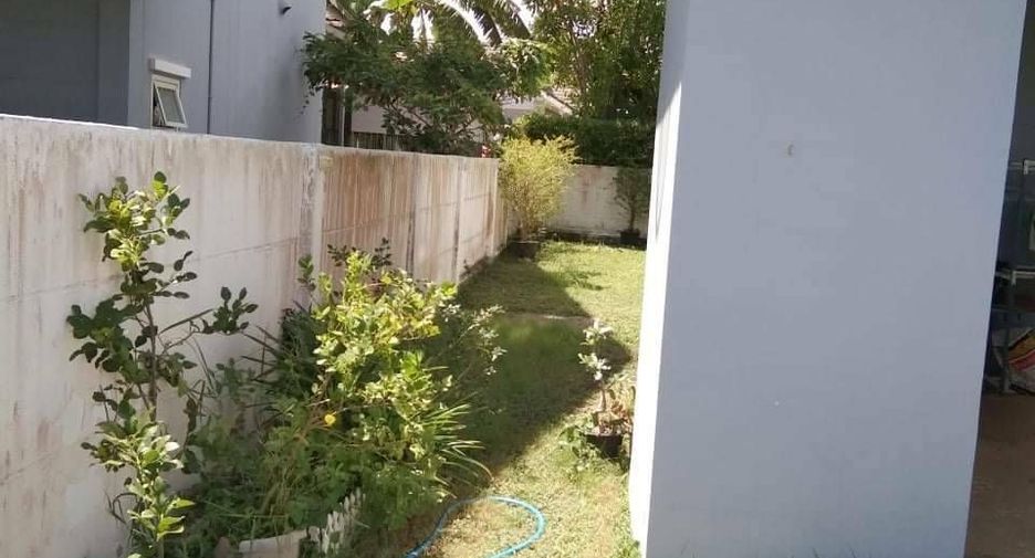 For sale 4 bedrooms house in Si Maha Phot, Prachin Buri