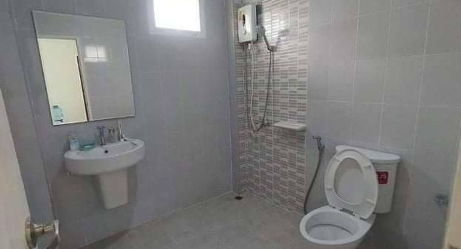 For sale 4 bedrooms house in Si Maha Phot, Prachin Buri