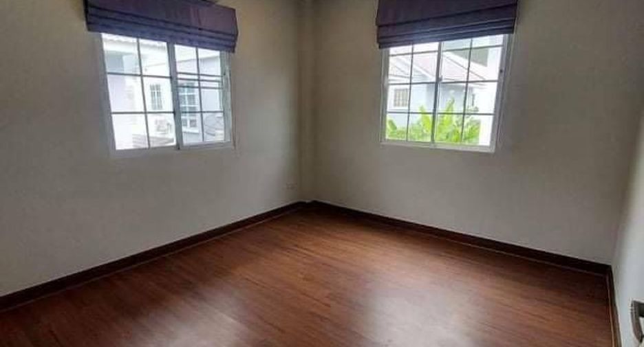 For sale 4 bedrooms house in Si Maha Phot, Prachin Buri