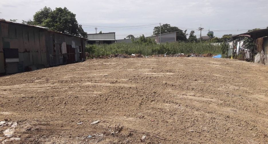 Terreno en venta en Pak Kret, Nonthaburi