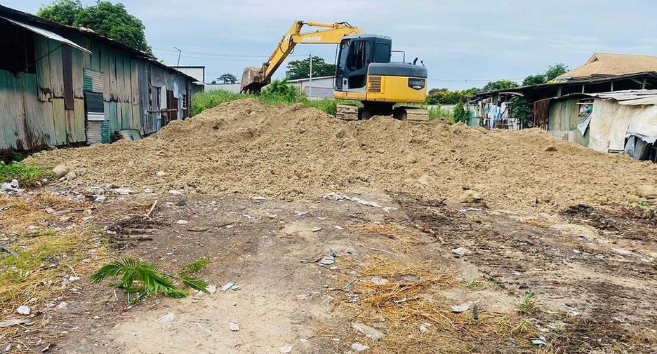 Terreno en venta en Pak Kret, Nonthaburi