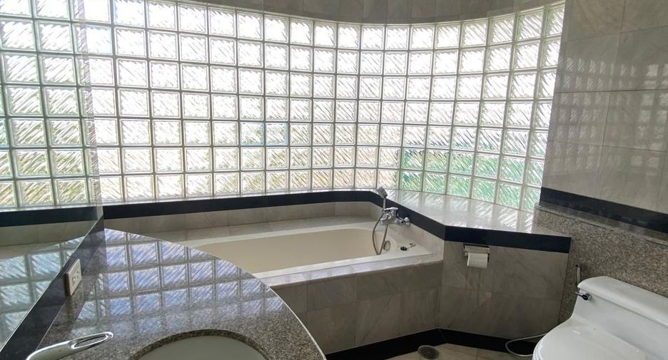 Apartment zur Miete mit 3 Zimmer in Pak Kret, Nonthaburi