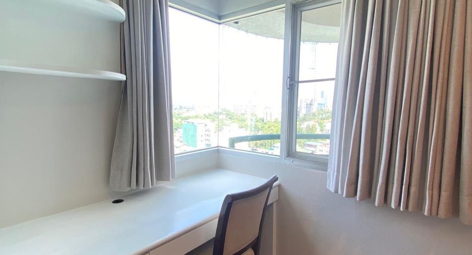 Apartment zur Miete mit 3 Zimmer in Pak Kret, Nonthaburi