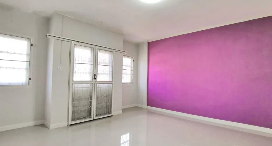 For sale 4 bedrooms townhouse in Mueang Nonthaburi, Nonthaburi
