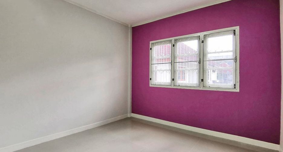 For sale 4 bedrooms townhouse in Mueang Nonthaburi, Nonthaburi