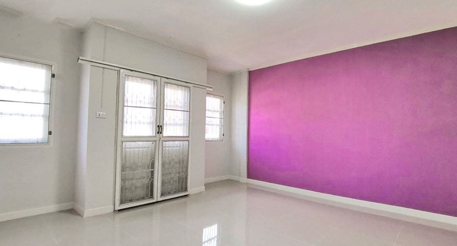 For sale 4 bedrooms townhouse in Mueang Nonthaburi, Nonthaburi