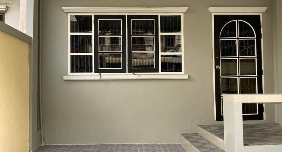 For sale 4 bedrooms townhouse in Mueang Nonthaburi, Nonthaburi