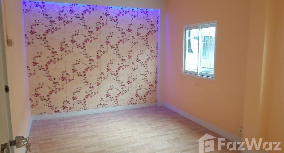 À vendre 3 chambres maison de ville à Mueang Nonthaburi, Nonthaburi