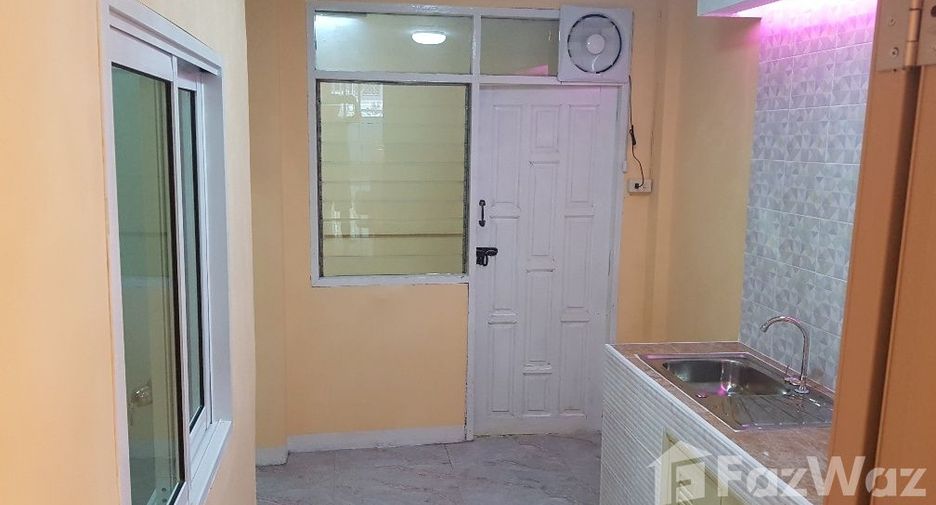 À vendre 3 chambres maison de ville à Mueang Nonthaburi, Nonthaburi