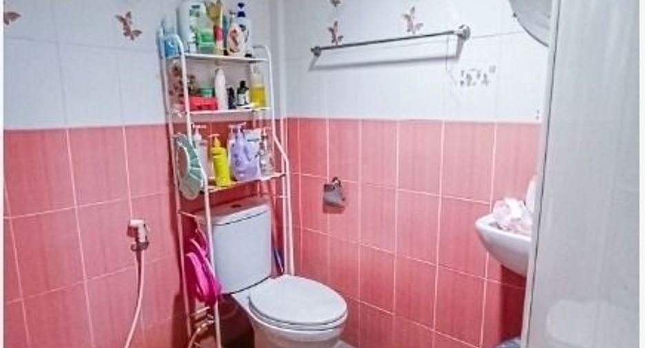Reihenhaus zum Kauf mit 2 Zimmer in Bang Bua Thong, Nonthaburi