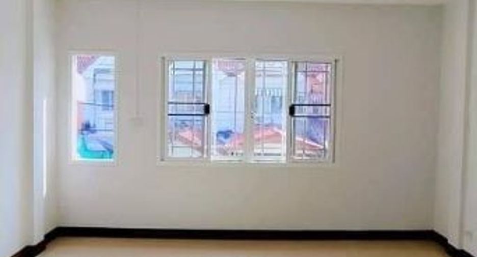 Casa adosada en venta de 2 habitaciones en Bang Bua Thong, Nonthaburi