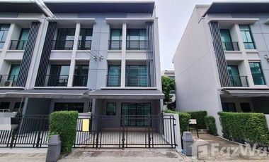 For sale 3 bedrooms townhouse in Mueang Nonthaburi, Nonthaburi