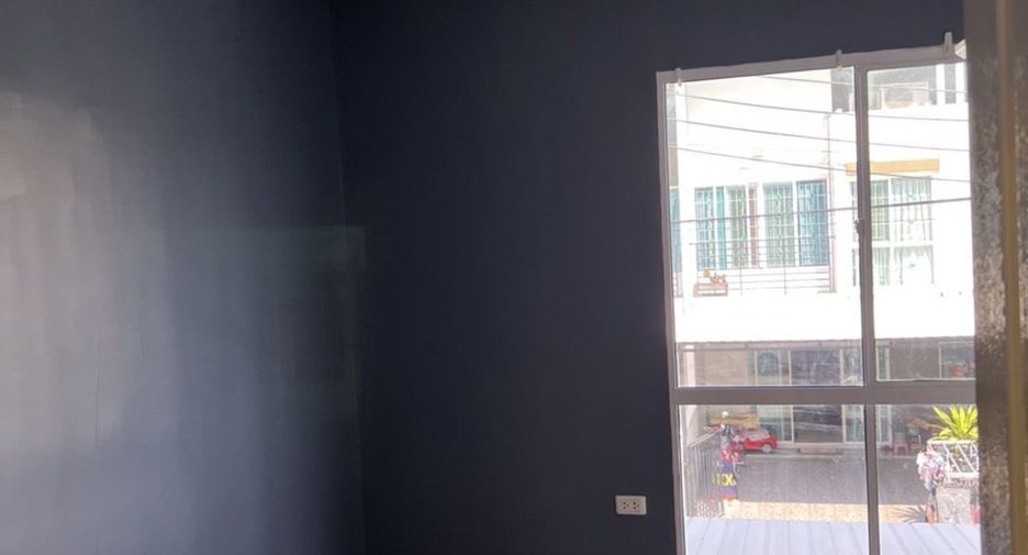 For sale 3 bedrooms townhouse in Mueang Nonthaburi, Nonthaburi