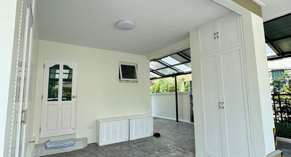 For sale 3 bedrooms house in Mueang Nonthaburi, Nonthaburi