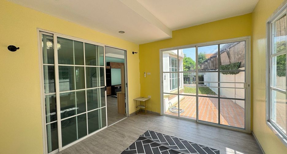 For sale 3 bedrooms house in Mueang Nonthaburi, Nonthaburi