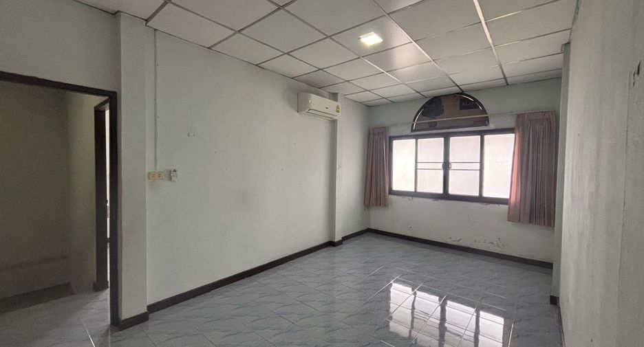 For sale 3 bedrooms townhouse in Mueang Nonthaburi, Nonthaburi