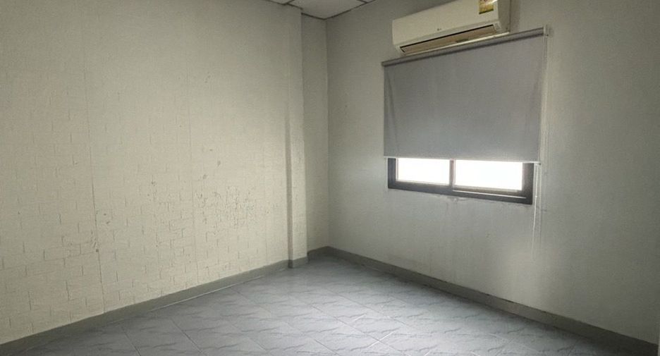 For sale 3 bedrooms townhouse in Mueang Nonthaburi, Nonthaburi