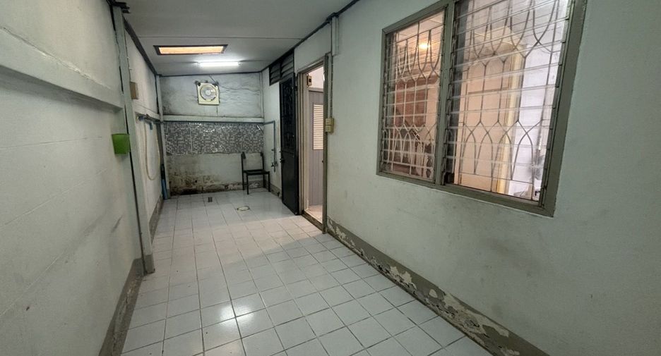 For sale 3 bedrooms townhouse in Mueang Nonthaburi, Nonthaburi