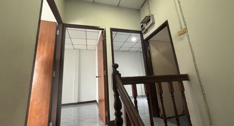 For sale 3 bedrooms townhouse in Mueang Nonthaburi, Nonthaburi