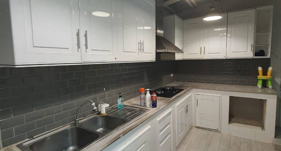 For sale 3 bedrooms townhouse in Mueang Nonthaburi, Nonthaburi