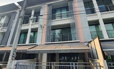 For sale 3 bedrooms townhouse in Mueang Nonthaburi, Nonthaburi